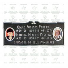 Placa para Túmulo em Alumínio com 2 Fotos 6x8 Preto e Branco e texto Tam.15x40 cm