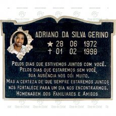 Placa para Jazigo em Alumínio com 1 foto 6x8 PB e texto Tam.30x40 cm