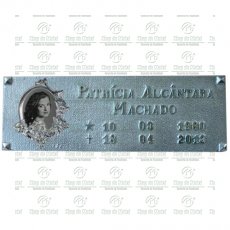 Placa para Túmulo em Alumínio com 1 foto 6x8 PB Tam.12x36 cm