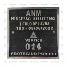 Placa para demarcação de pontos específicos em pedreiras, fazendas e mineradoras.