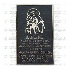 Placa para túmulo com a Nossa Senhora, em alumínio fundido polido no tamanho de 25 x 40 cm.